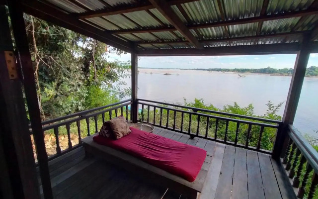 Pomelo Restaurant and Guesthouse