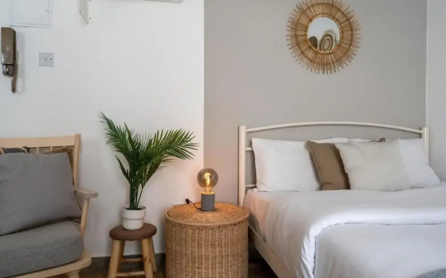 Orchid Cozy Studio & Balcony in Larnaca