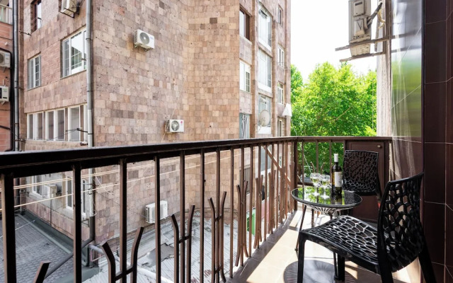 Apartment by Luxe Group SN290