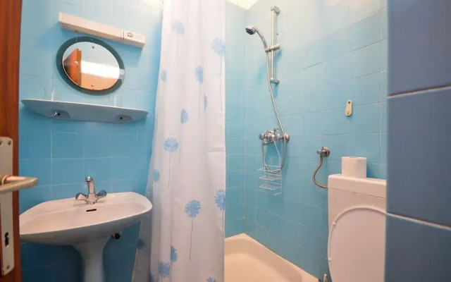 Apartment And Rooms Biserka