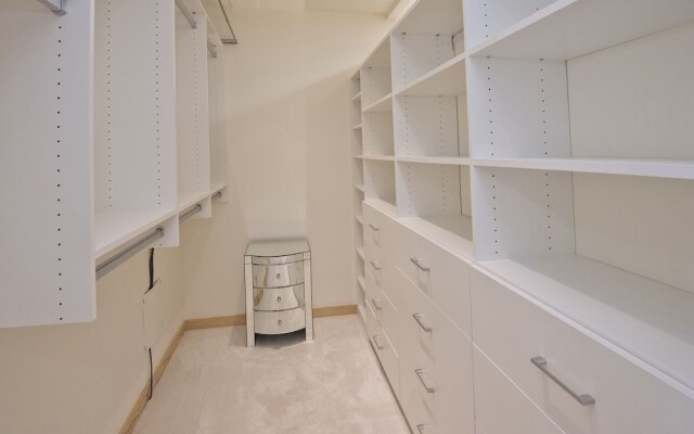 Eiger 9 3 Bedroom Condo by RedAwning