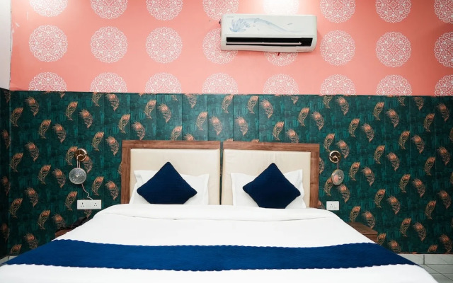 Fabhotel Tanvi Premium