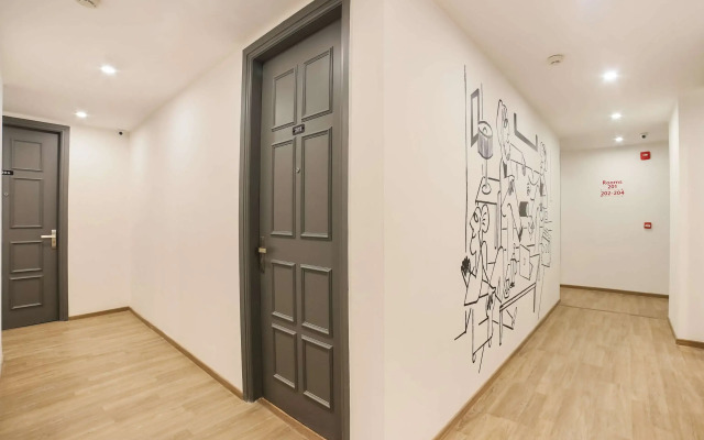 OYO Townhouse 18557 Sector Twenty Seven