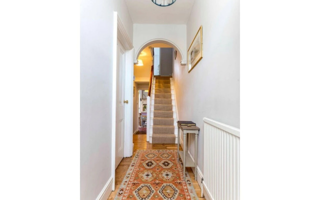 Elegant and Charming 2 Bedroom Home in Cambridge