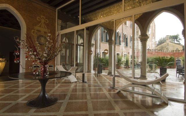 Sina Centurion Palace Hotel