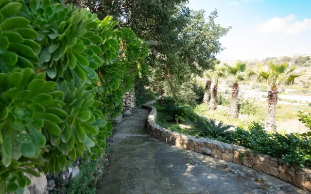 Villeleynah Amazing Gozitan Villa Pool