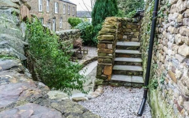 3 Stonebower Cottages