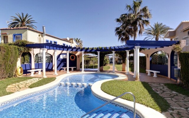 Residencial El Castell Apartment