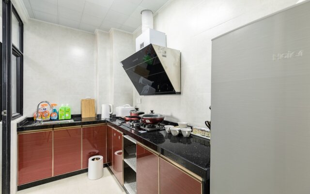Locals Boutique Apartment Huafa Plaza 25