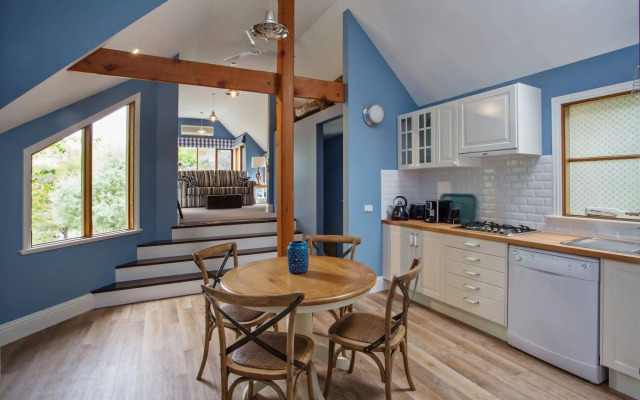 Oak Tree Lodge