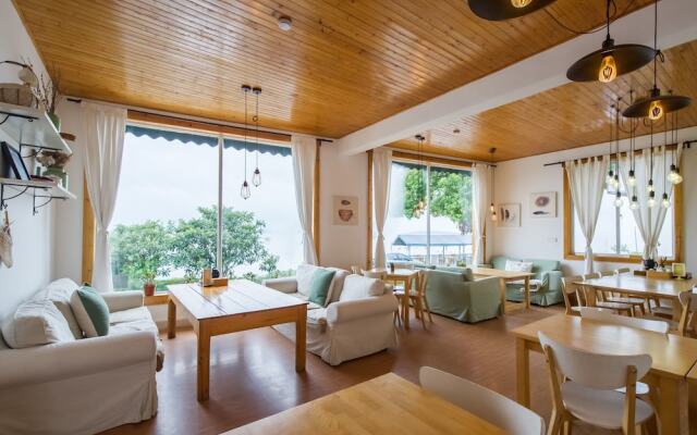 Taihu Baopu Fish Inn