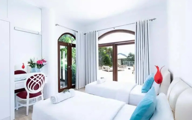 Korsan Kuzey-stunning 5bed Private Beach Platform