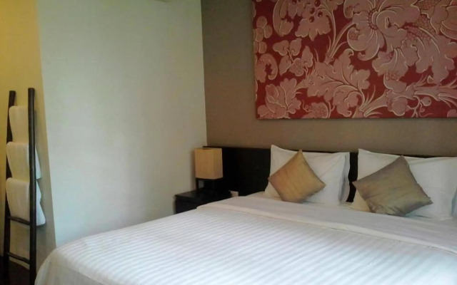 296 The Radtanaiya Residence