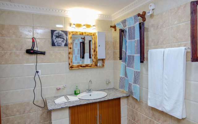 Ingagi Park View Lodge