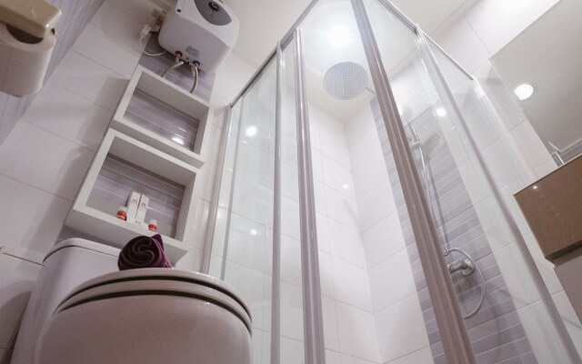 Elegant Hampton's Park Apartment near Pondok Indah Mall