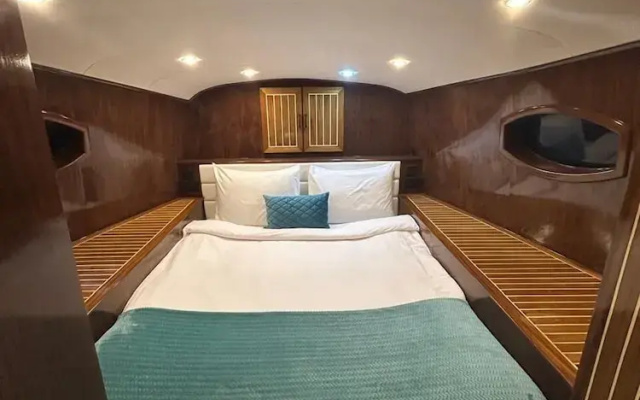 Orchid Overnight Superyacht