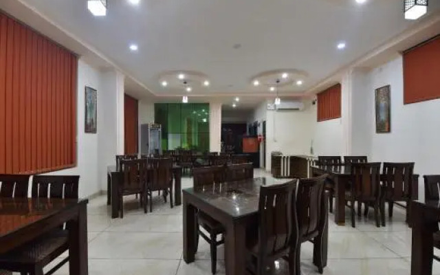 Sandalee Comforts by OYO Rooms