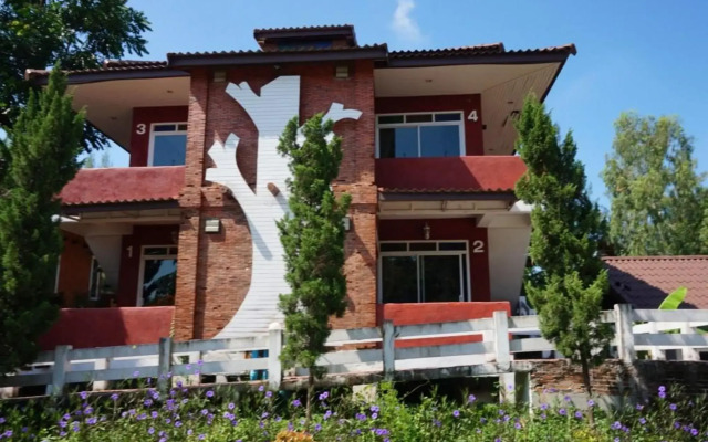 Nakhaburi Hotel & Resort