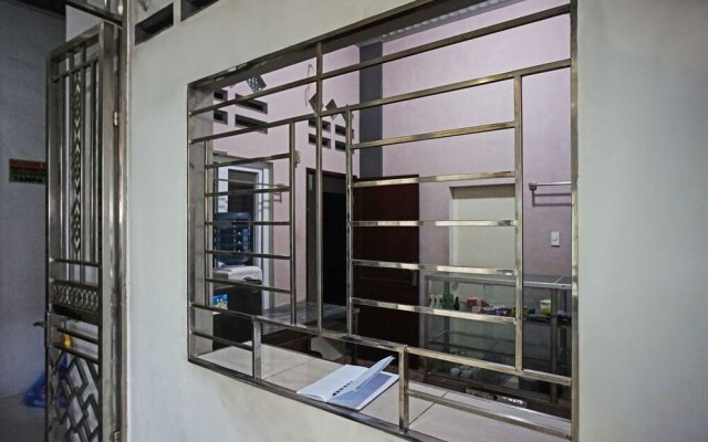 OYO 93355 Maestro Home Syariah
