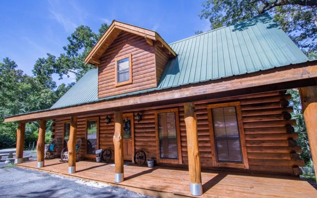 The Lazy K 3 Bedroom Cabin by RedAwning