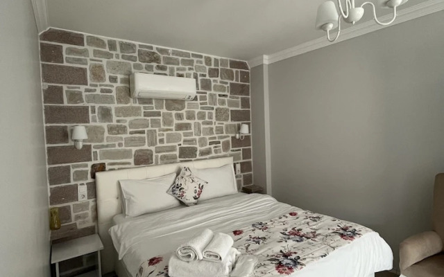 Ada Evi̇ Mu