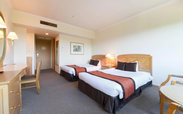 Forest Inn Showakan
