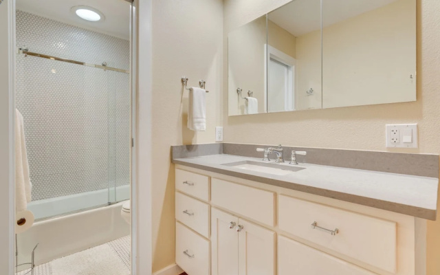Austin Home Near Zilker Park w/ Yard: Pets Allowed