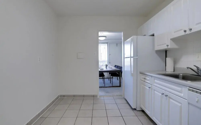 Stylish & Spacious 2BR in Crystal City