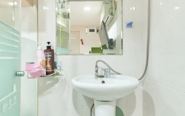 Snowflower Guesthouse