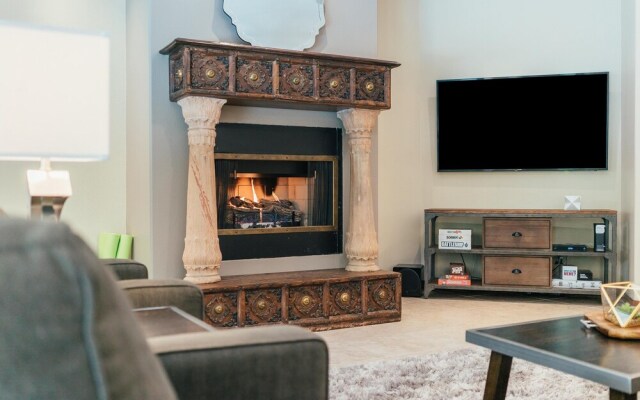 Villa Palma by AvantStay | Villa in Coachella w/ Pool & Spa | Sleeps 15!