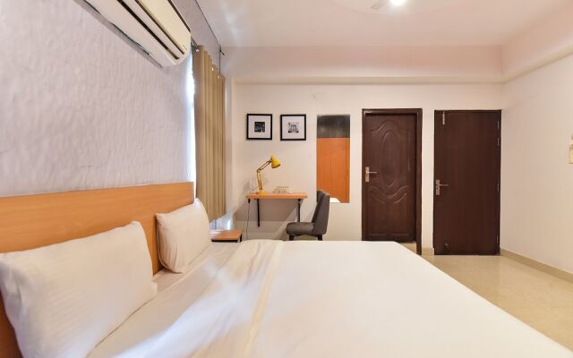 Fabhotel Rushank Palace