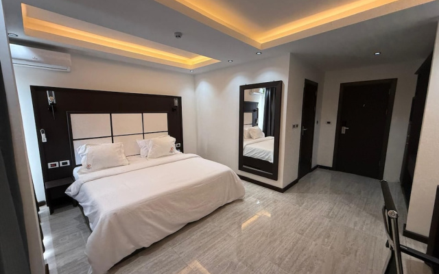 Debolonia Palace Hotel