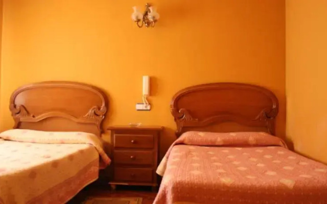 Hostal Restaurante Mayoral