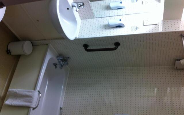 Days Inn By Wyndham Warwick South M40