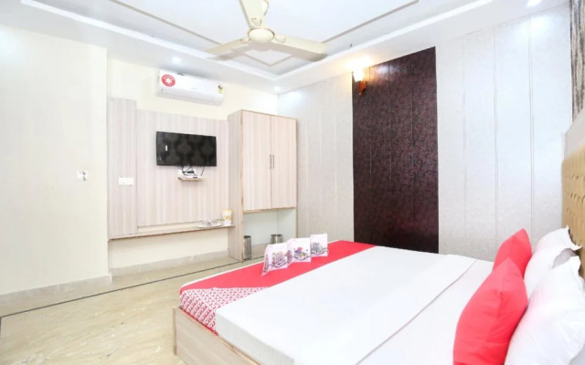 OYO 17207 Hotel Purple