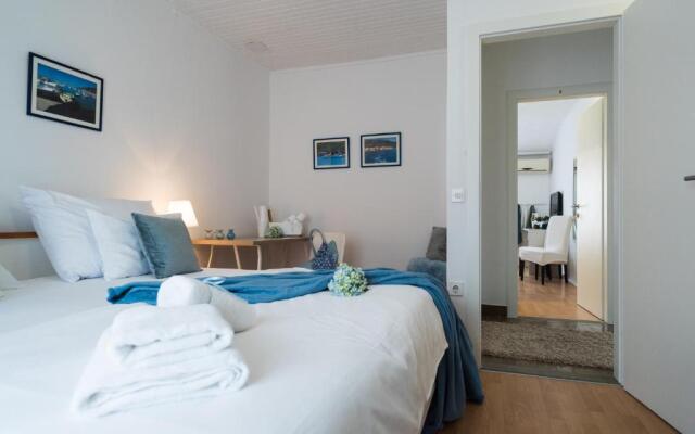 Rooms Lana