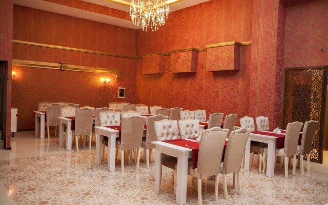 Golden Shine Hotel