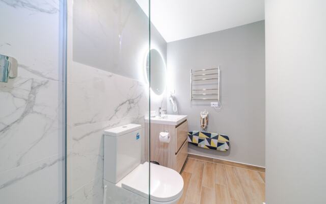 Browns Bay Brand New Super Modern 2