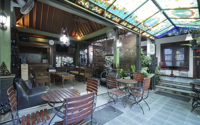 Ndalem Maharani Guest House