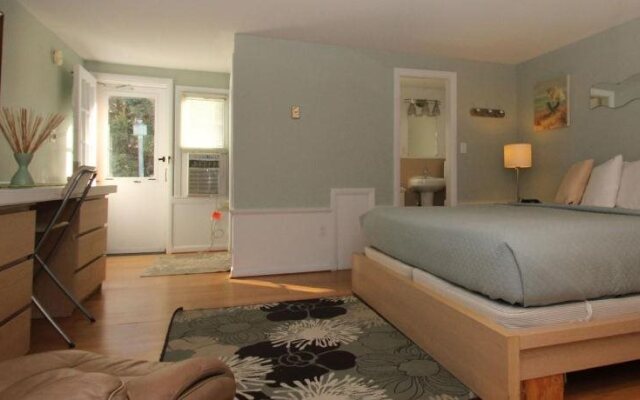 Eagle House Beachside Motel