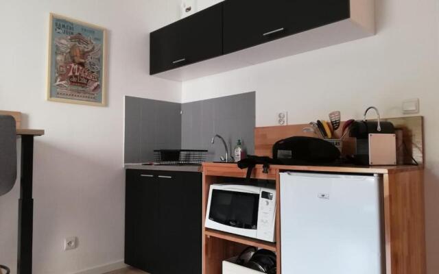 Studio Centre-Ville avec Terrasse et Parking Sécurisé Gratuit