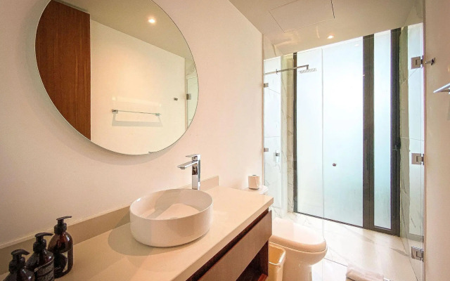Mistiq Luxury Condo