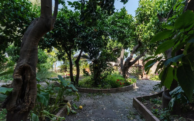 Giardino Degli Aranci With Terrace by Wonderful Italy