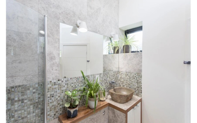 Trendy & Bright Bohemian House in Forest Hill