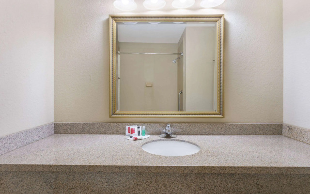 Days Inn by Wyndham Semmes/Mobile