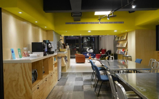 Bouti City Capsule Inn - Hostel