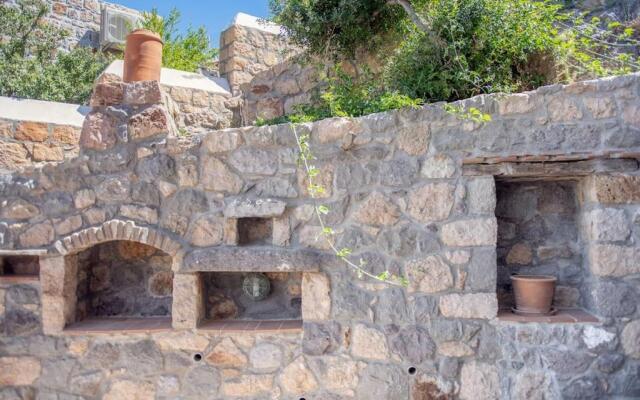 Traditional House Meloi