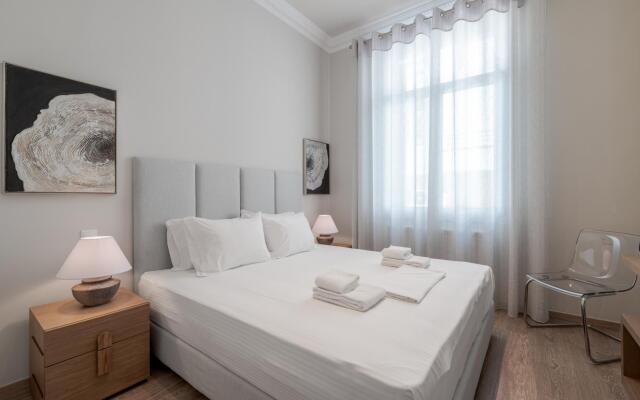 Historic Plaka s Deluxe Apartment