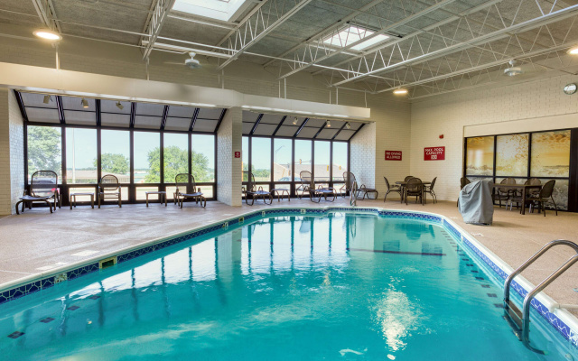 Drury Inn & Suites St. Louis Collinsville