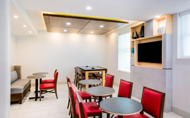 Holiday Inn Express San Francisco Union Square by IHG